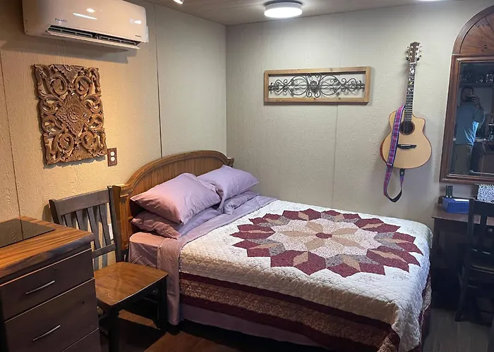 Farm stay Tiny Tiny Bunkhouse