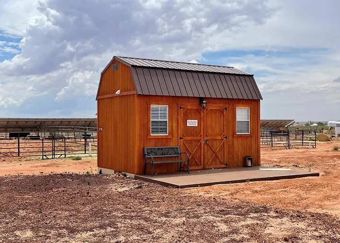 Tiny Tiny Bunkhouse * Cane Beds